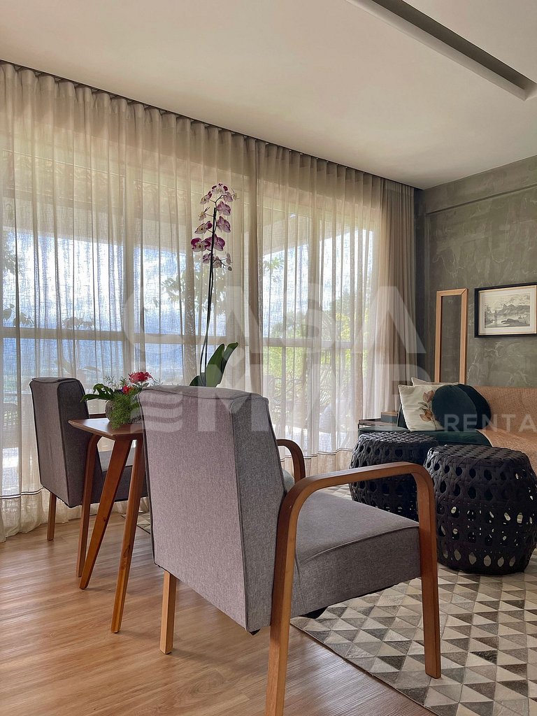 Beautiful house with 4 bedrooms, in a condominium, close to