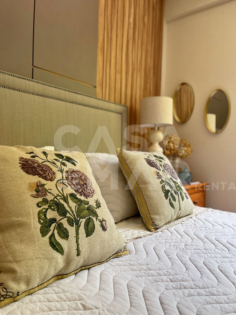 Linda casa com 4 quartos, em condomínio, próxima às praias
