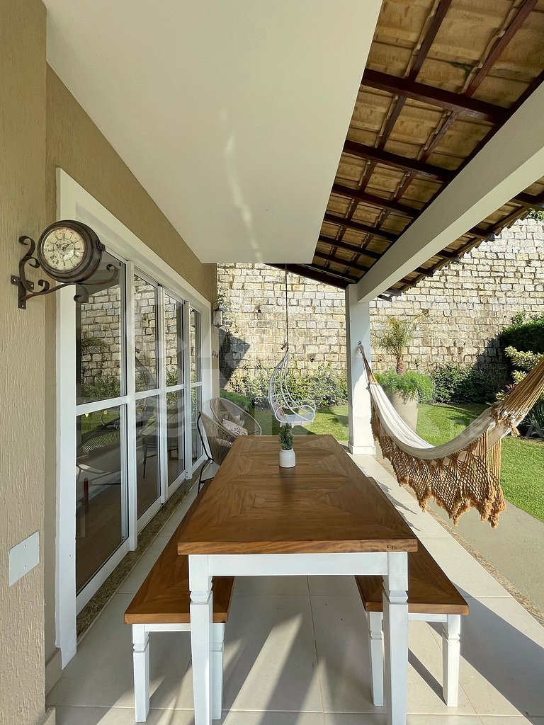 Beautiful house with 4 bedrooms, swimming pool, barbecue, in