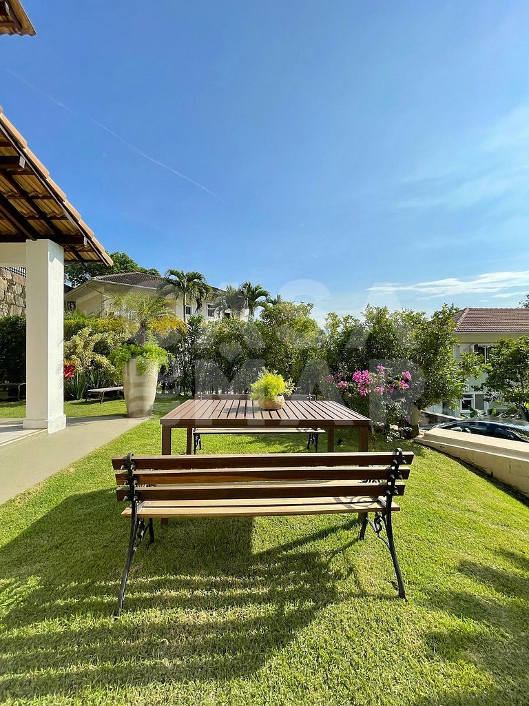 Beautiful house with 4 bedrooms, swimming pool, barbecue, in