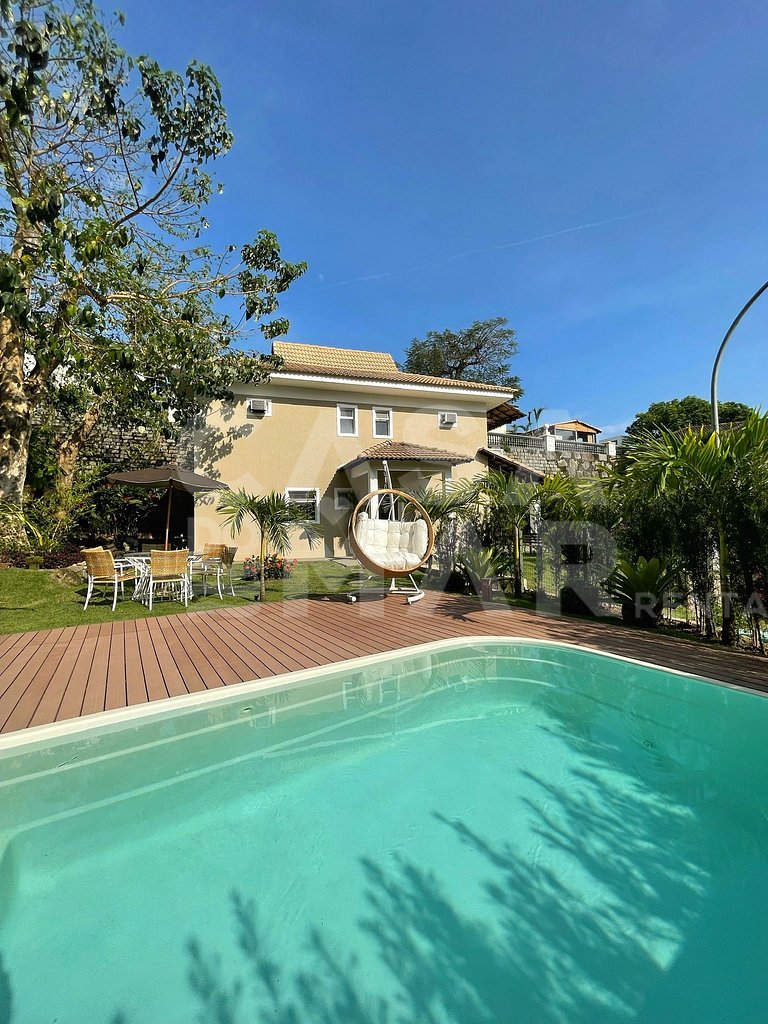 Beautiful house with 4 bedrooms, swimming pool, barbecue, in