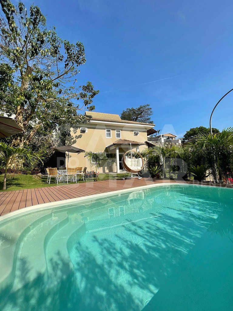 Beautiful house with 4 bedrooms, swimming pool, barbecue, in