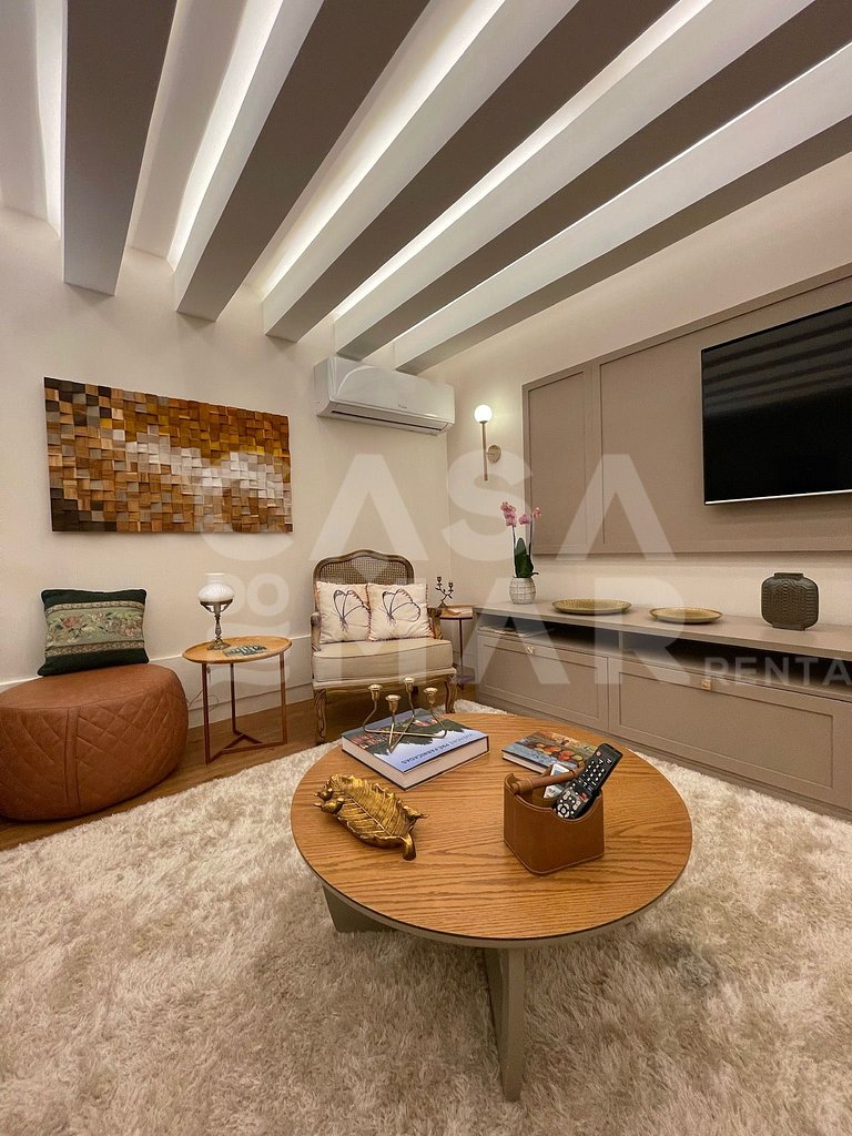 Linda casa com 4 quartos, piscina, churrasqueira, em condomí
