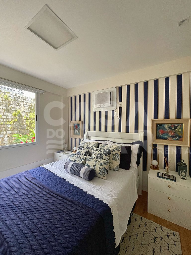 Linda casa com 4 quartos, piscina, churrasqueira, em condomí