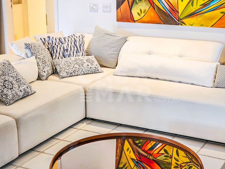 Beautiful house with 5 bedrooms, in a condominium