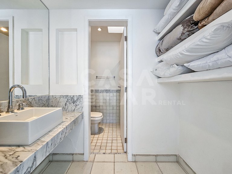 Linda casa com 6 suítes, em condomínio