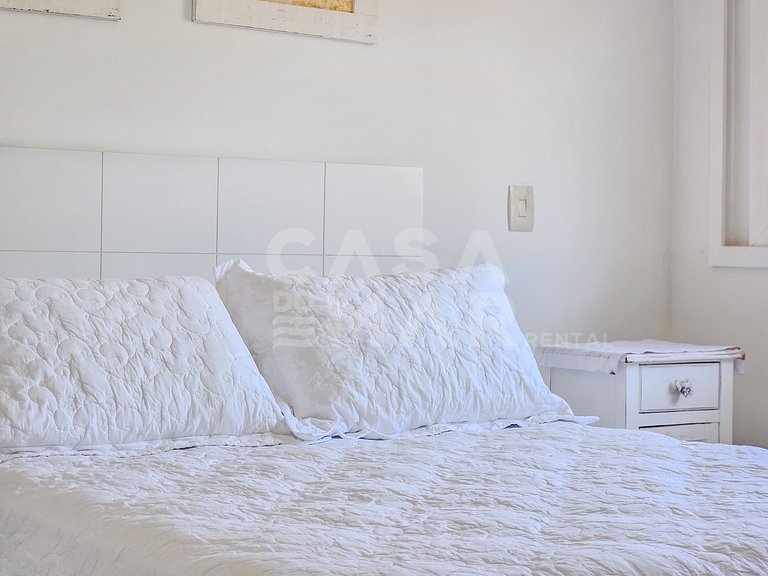 Linda casa com 6 suítes, em condomínio