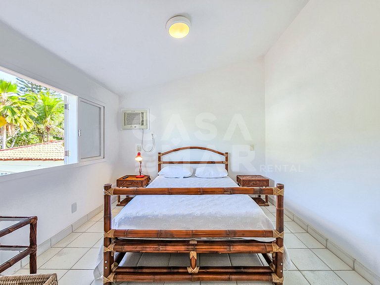 Linda casa com 6 suítes, em condomínio