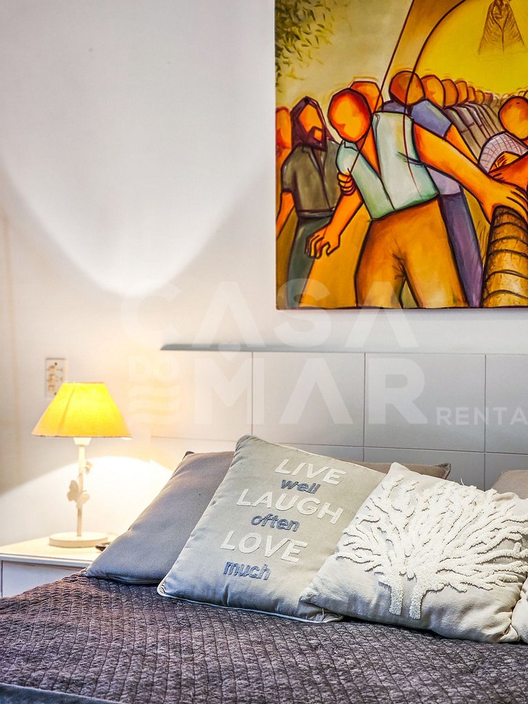 Linda casa com 6 suítes, em condomínio