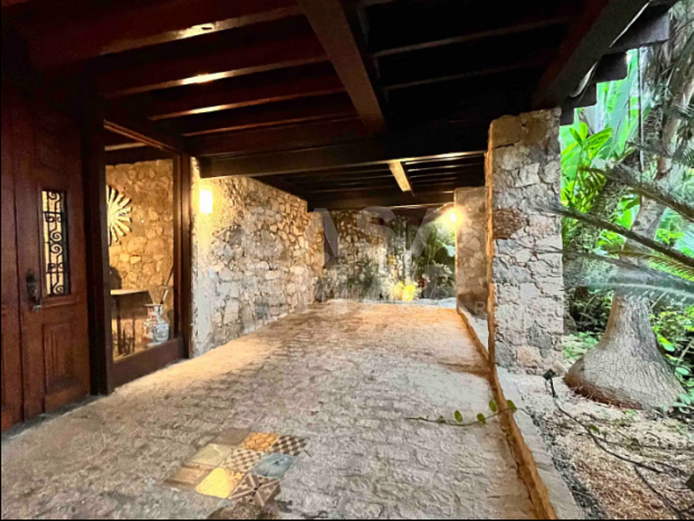 Vivencie o Luxo e a Natureza nesta linda casa