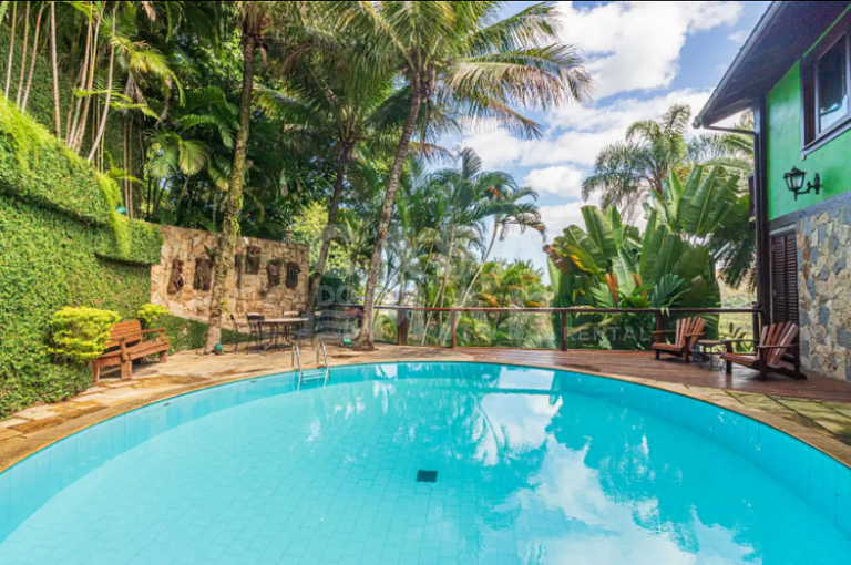 Vivencie o Luxo e a Natureza nesta linda casa