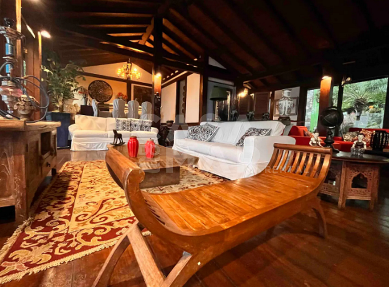 Vivencie o Luxo e a Natureza nesta linda casa