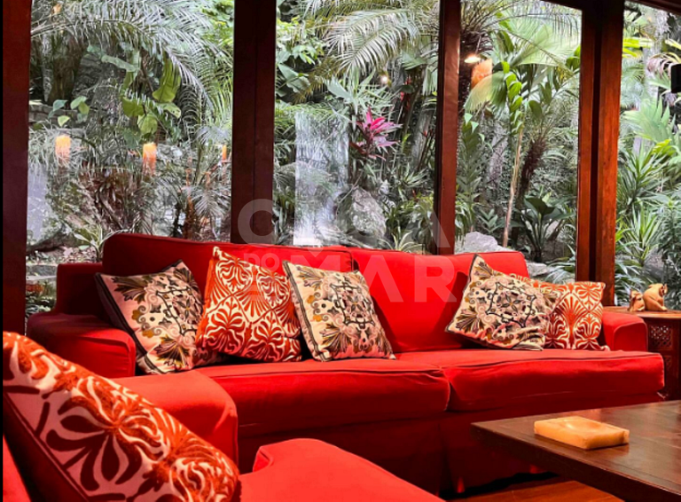 Vivencie o Luxo e a Natureza nesta linda casa