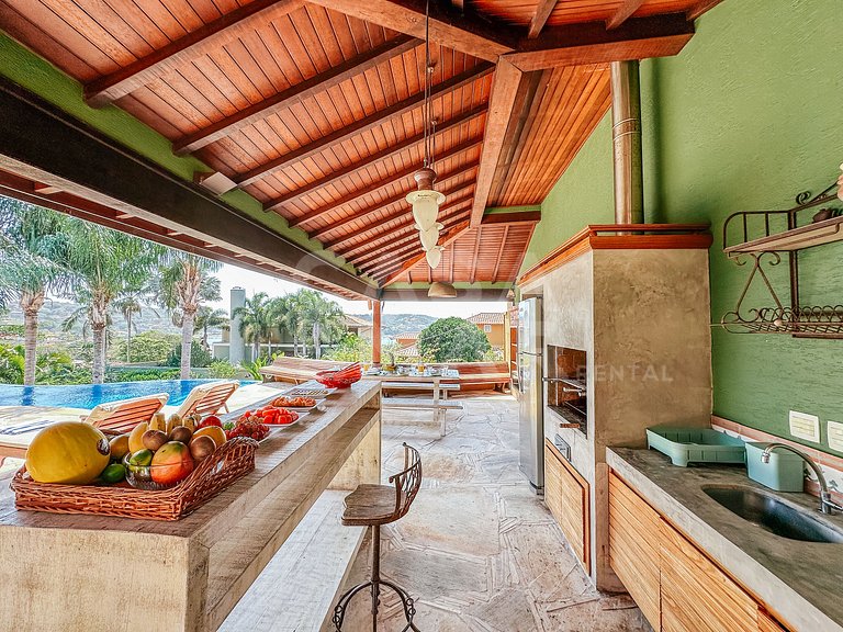 Linda casa com cinco suítes, na Ferradura