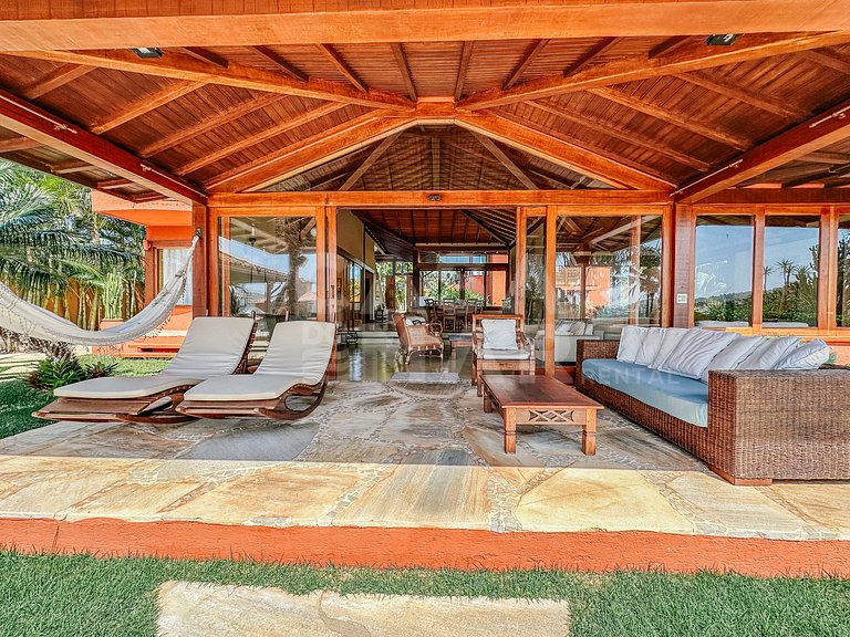 Linda casa com cinco suítes, na Ferradura