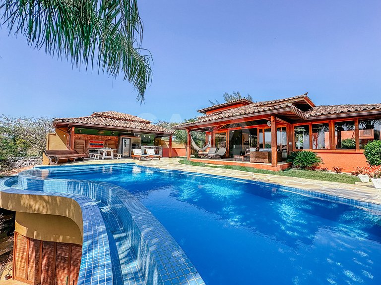 Linda casa com cinco suítes, na Ferradura