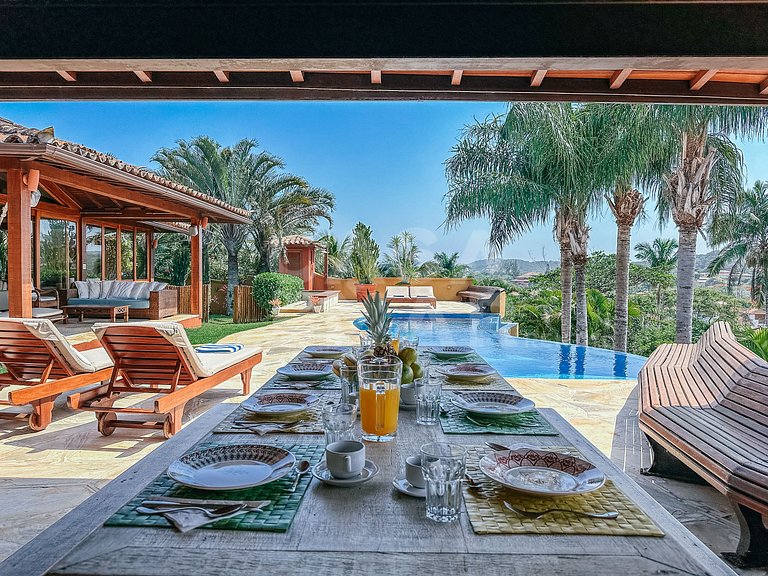 Linda casa com cinco suítes, na Ferradura