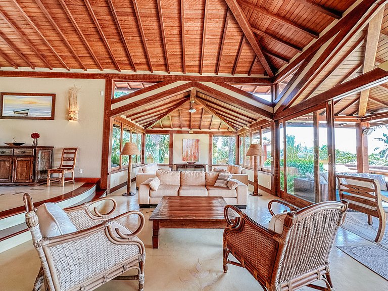 Linda casa com cinco suítes, na Ferradura