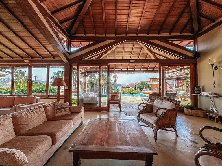 Linda casa com cinco suítes, na Ferradura