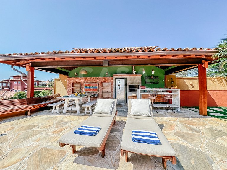 Linda casa com cinco suítes, na Ferradura