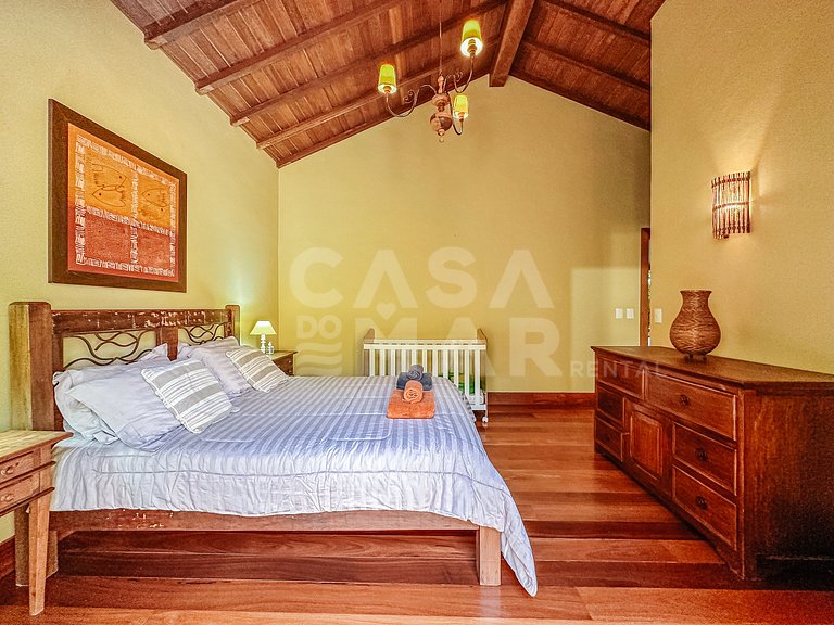 Linda casa com cinco suítes, na Ferradura