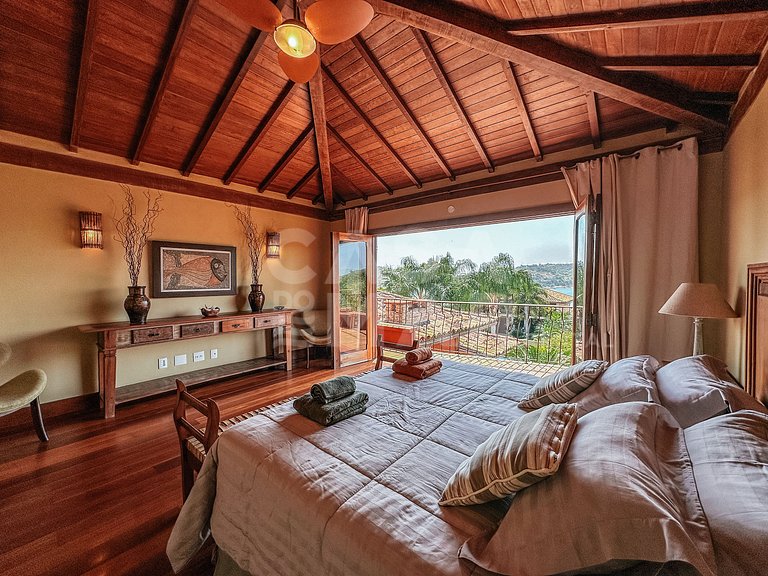 Linda casa com cinco suítes, na Ferradura