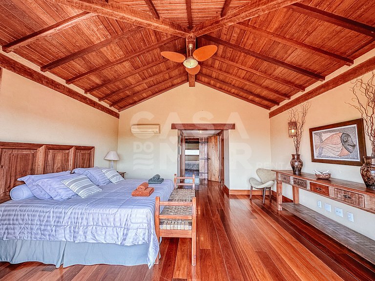 Linda casa com cinco suítes, na Ferradura