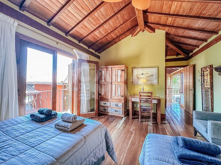 Linda casa com cinco suítes, na Ferradura