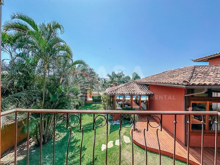 Linda casa com cinco suítes, na Ferradura