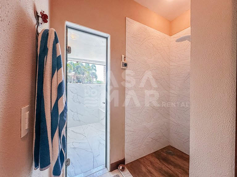Linda casa com cinco suítes, na Ferradura