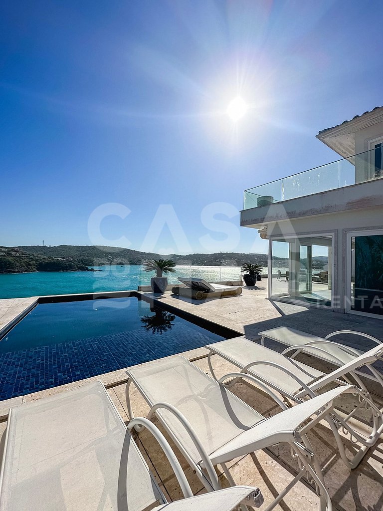 Lindíssima casa na Ferradura, com vista única da Ferradura