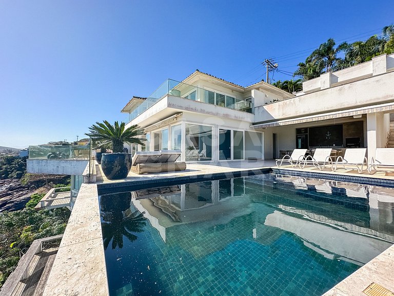 Lindíssima casa na Ferradura, com vista única da Ferradura