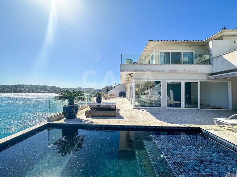 Beautiful house in Ferradura, with unique views of Ferradura