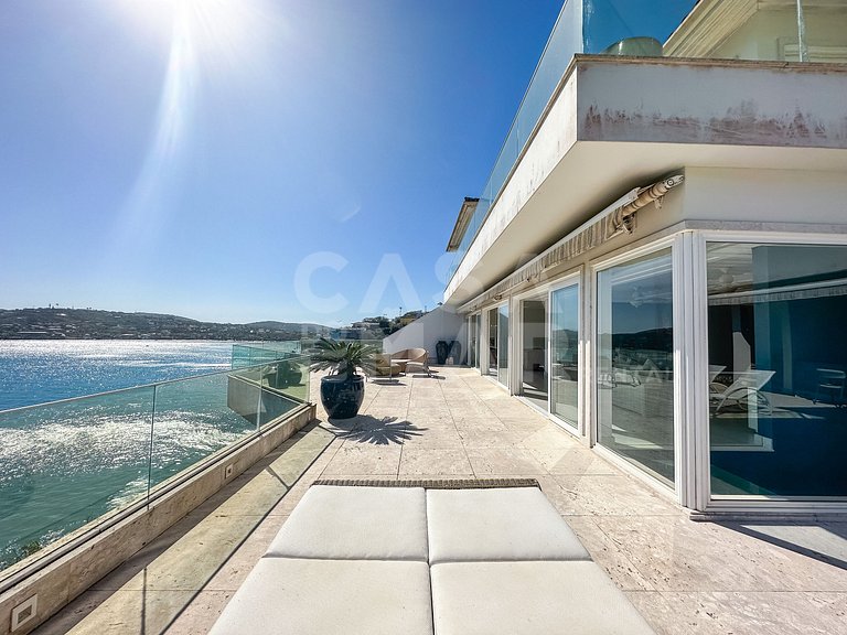 Beautiful house in Ferradura, with unique views of Ferradura