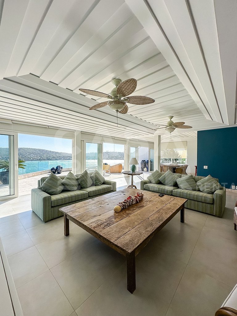 Lindíssima casa na Ferradura, com vista única da Ferradura
