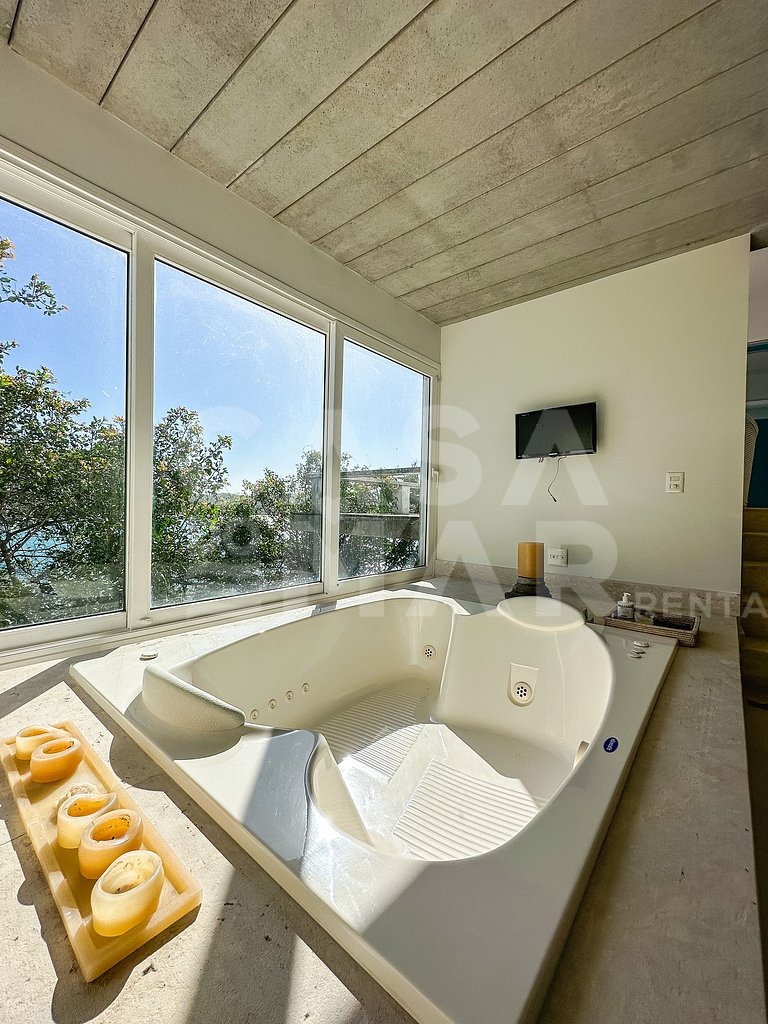 Beautiful house in Ferradura, with unique views of Ferradura