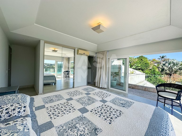 Beautiful house in Ferradura, with unique views of Ferradura