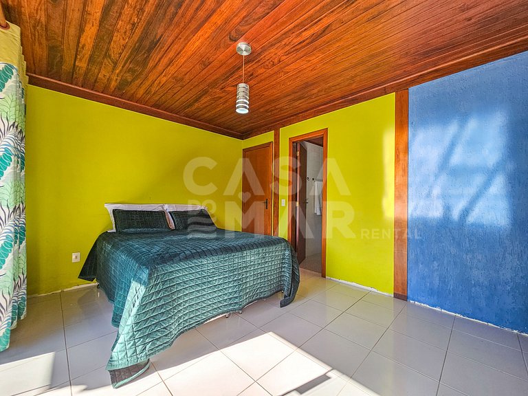 Beautiful house with 9 bedrooms, in a condominium
