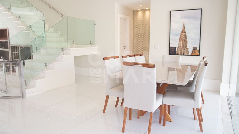 Linda Casa em Condomínio de Luxo na Barra da Tijuca