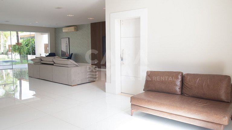 Linda Casa em Condomínio de Luxo na Barra da Tijuca
