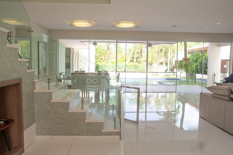Linda Casa em Condomínio de Luxo na Barra da Tijuca
