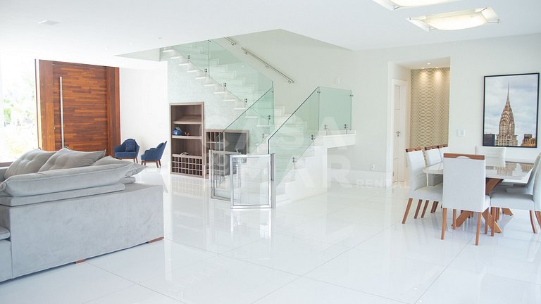 Linda Casa em Condomínio de Luxo na Barra da Tijuca