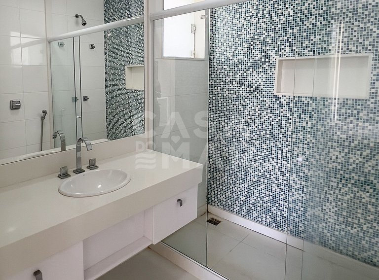 Linda Casa em Condomínio de Luxo na Barra da Tijuca