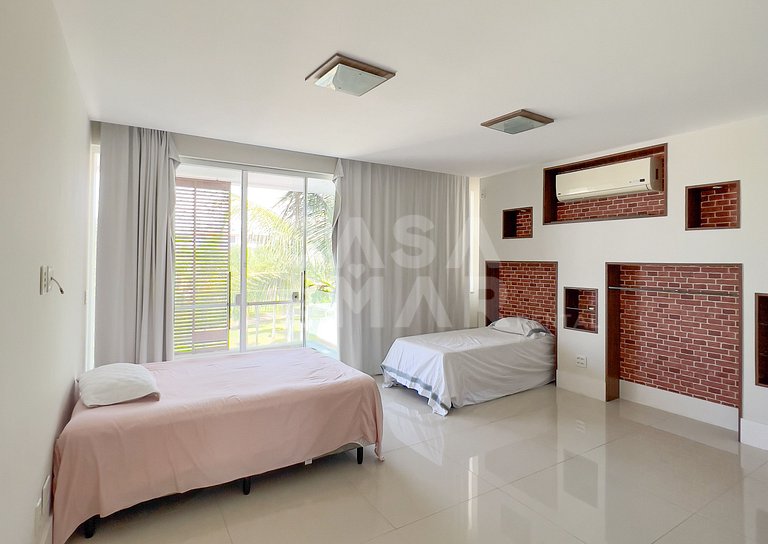 Linda Casa em Condomínio de Luxo na Barra da Tijuca