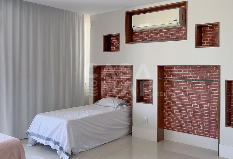 Linda Casa em Condomínio de Luxo na Barra da Tijuca