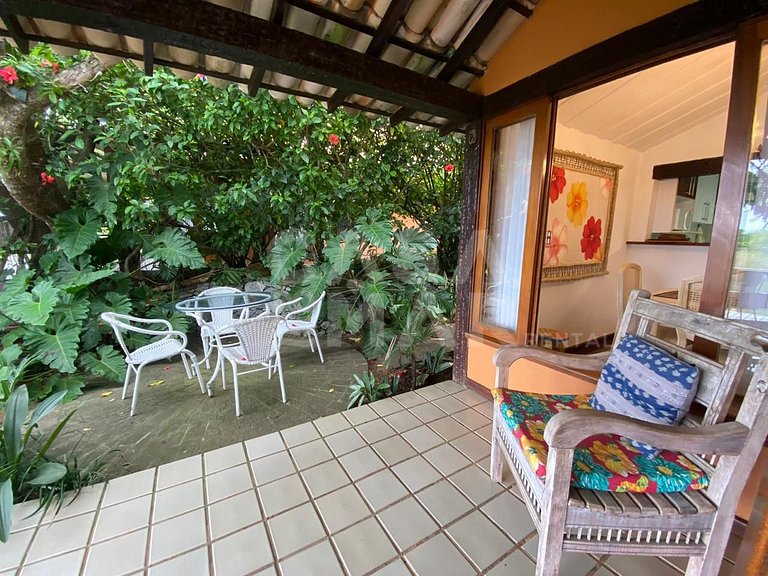 linda casa com tres quartos na praia do forno