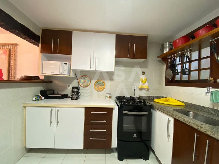linda casa com tres quartos na praia do forno
