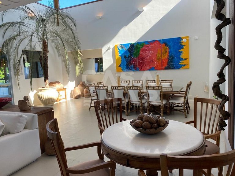 Casa espetacular na Praia da Ferradura, em sua melhor posiçã