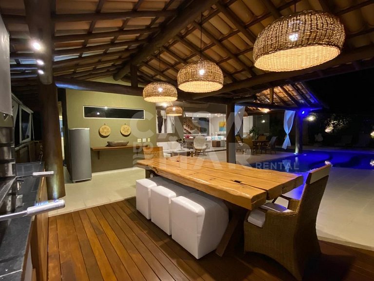 Casa espetacular na Praia da Ferradura, em sua melhor posiçã