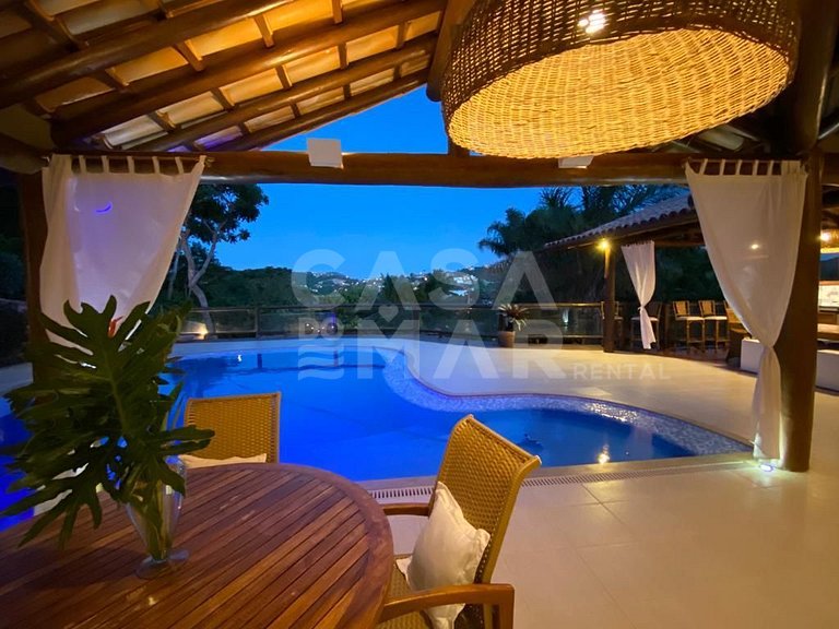 Casa espetacular na Praia da Ferradura, em sua melhor posiçã